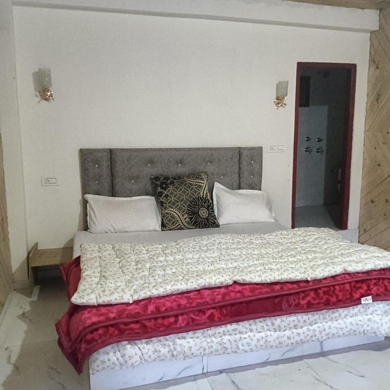 Aditya Guest House Tosh ภายนอก รูปภาพ
