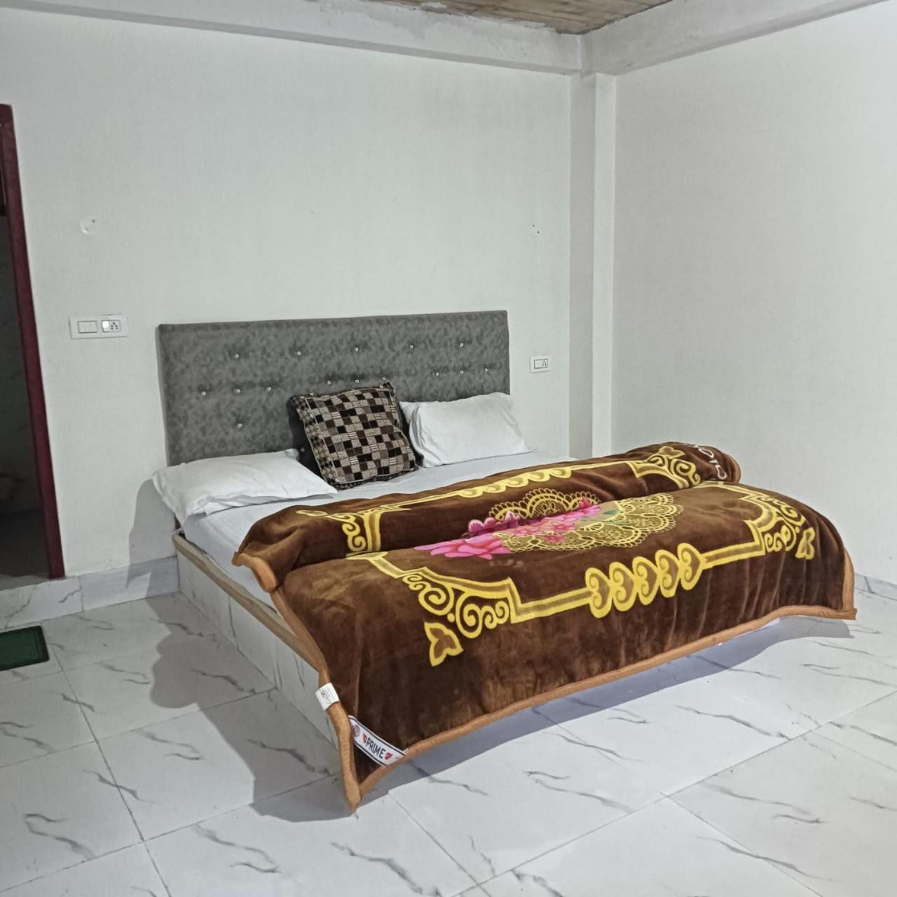 Aditya Guest House Tosh ภายนอก รูปภาพ